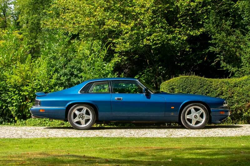 Image 13/50 of Jaguar XJS 4.0 Celebration (1994)