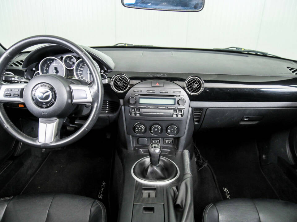 Immagine 7/50 di Mazda MX-5 1.8 (2007)