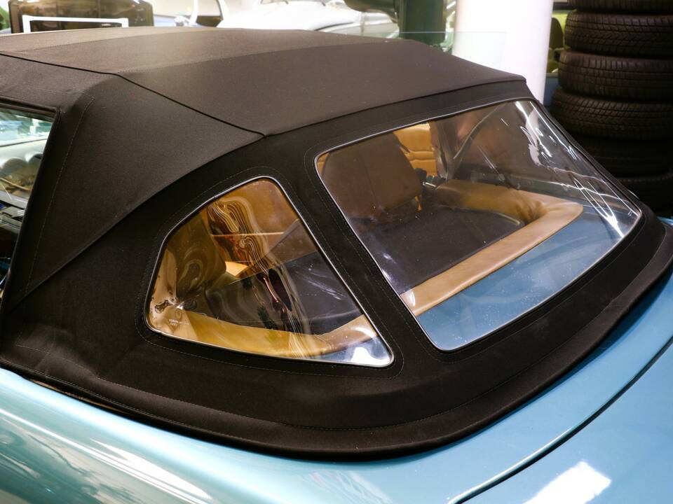 Image 13/25 of Mercedes-Benz 560 SL (1986)