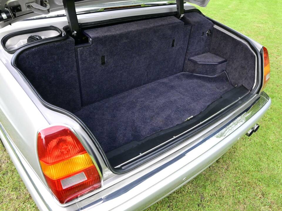 Bild 37/50 von Bentley Azure (2003)
