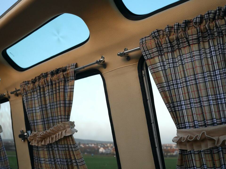 Image 25/30 of Volkswagen T1 Samba 1.2 (1961)