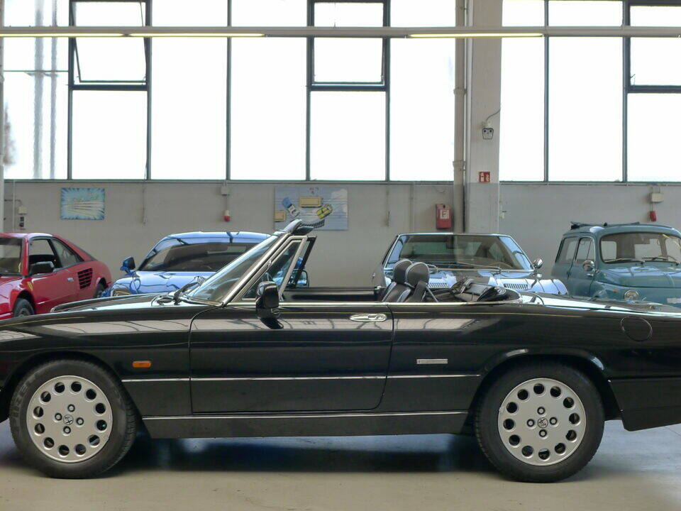 Imagen 1/34 de Alfa Romeo 2.0 Spider (1992)