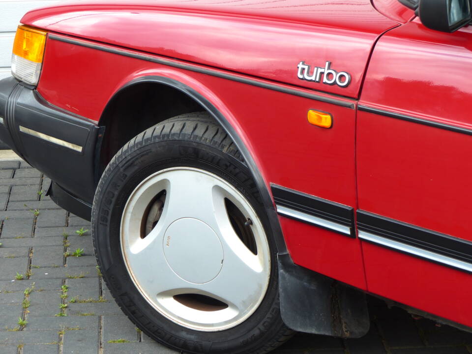 Image 7/20 of Saab 900 Turbo (1989)