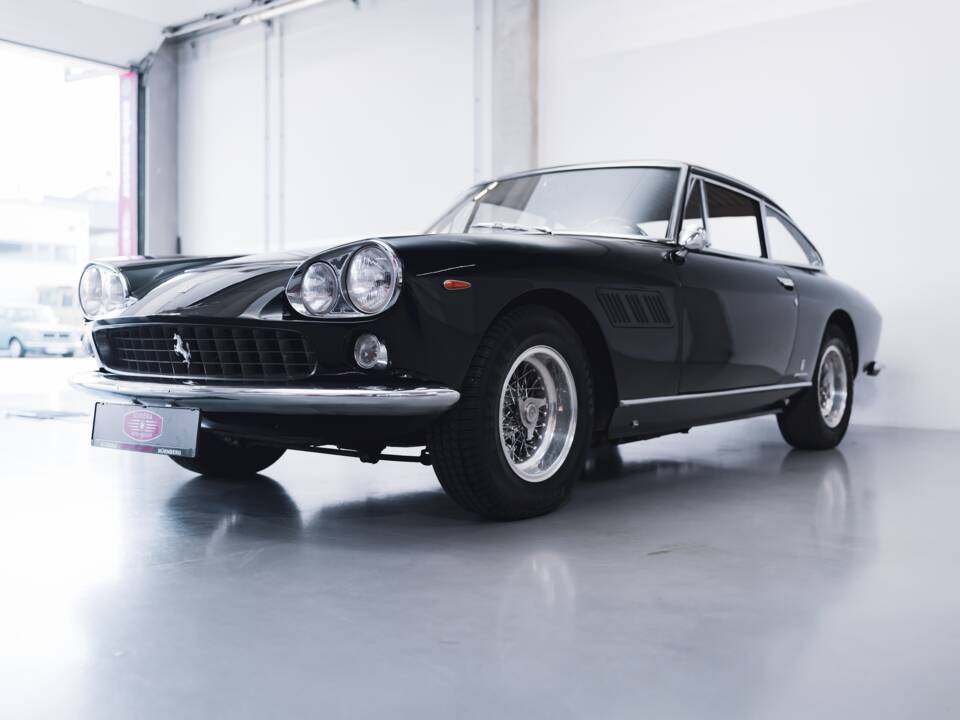 Image 16/100 of Ferrari 330 GT 2+2 (1965)