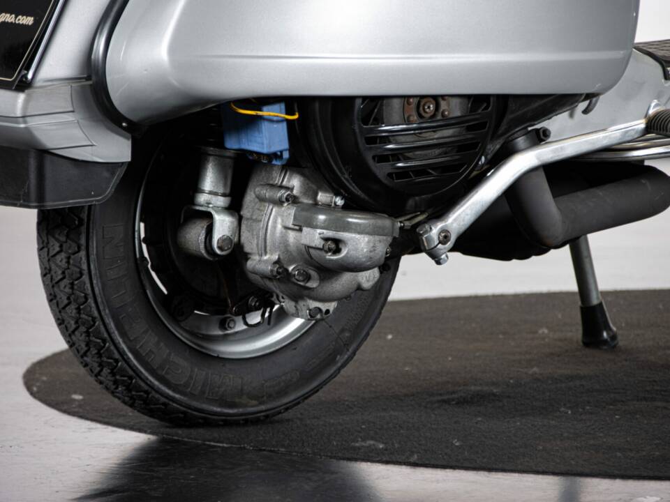 Bild 21/47 von Piaggio Vespa P 200 E (1977)