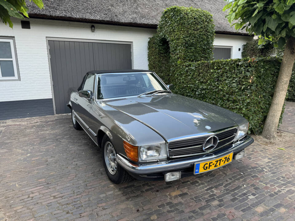 Imagen 2/6 de Mercedes-Benz 500 SL (1983)
