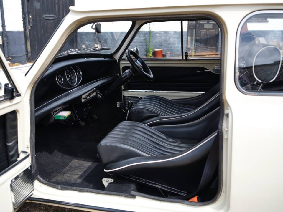 Image 43/50 of Austin Mini Cooper 850 (1968)