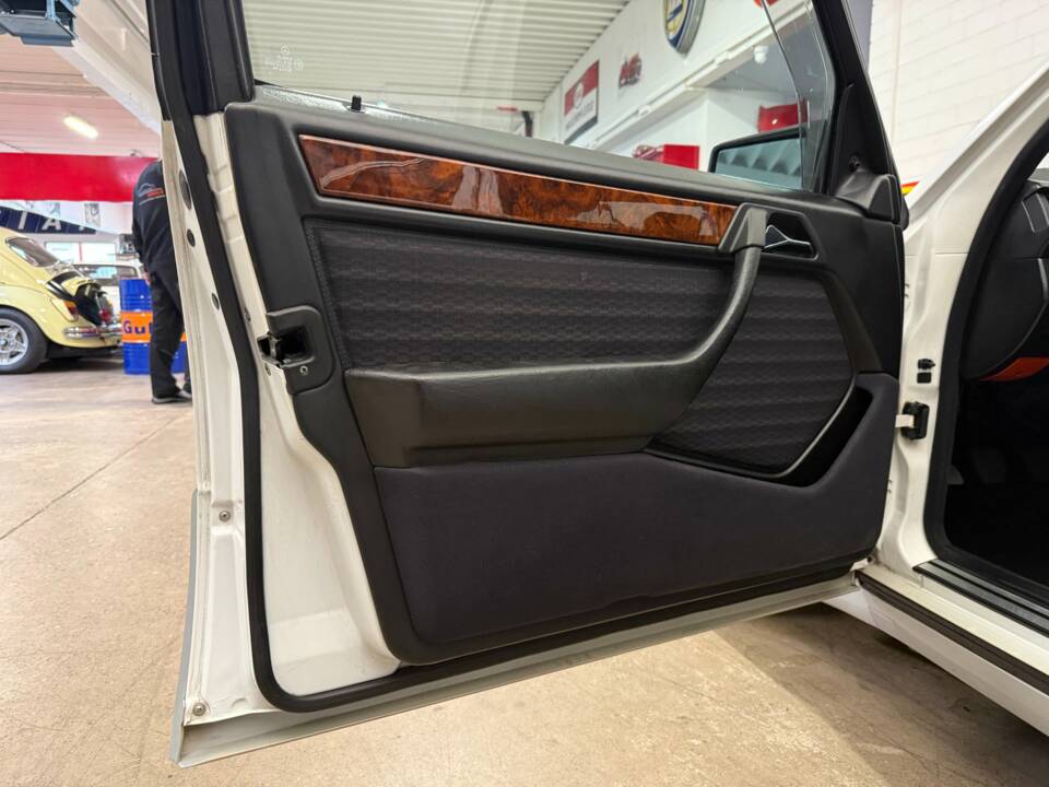 Bild 5/20 von Mercedes-Benz 250 D Turbo (1991)