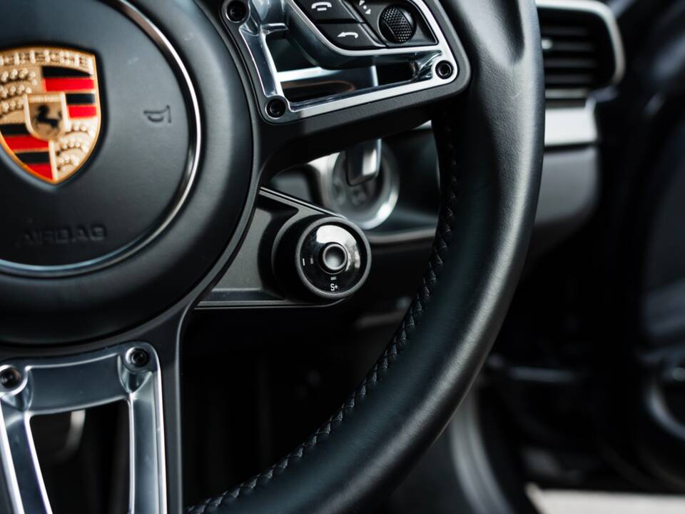 Bild 22/52 von Porsche 911 Turbo S (2017)