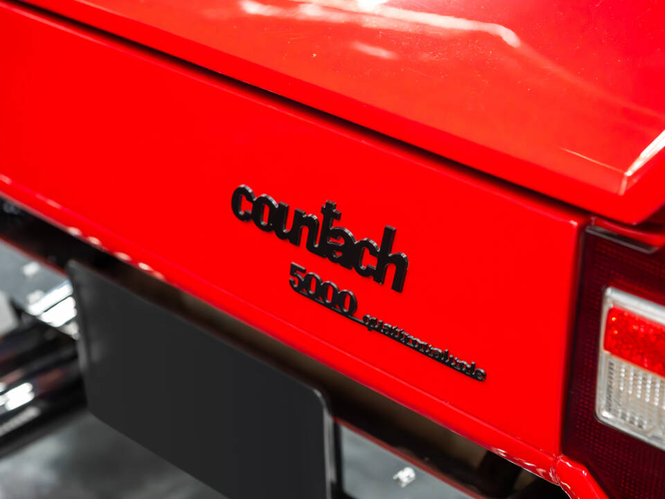 Image 7/50 of Lamborghini Countach LP 5000 S QV (1988)