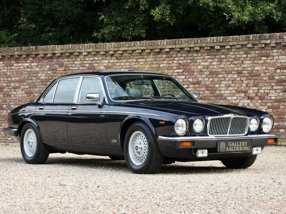 Imagen 35/50 de Jaguar XJ 12 (1985)