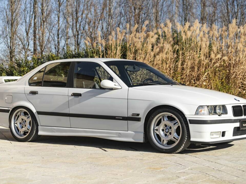 Bild 2/50 von BMW 318is "Class II" (1994)