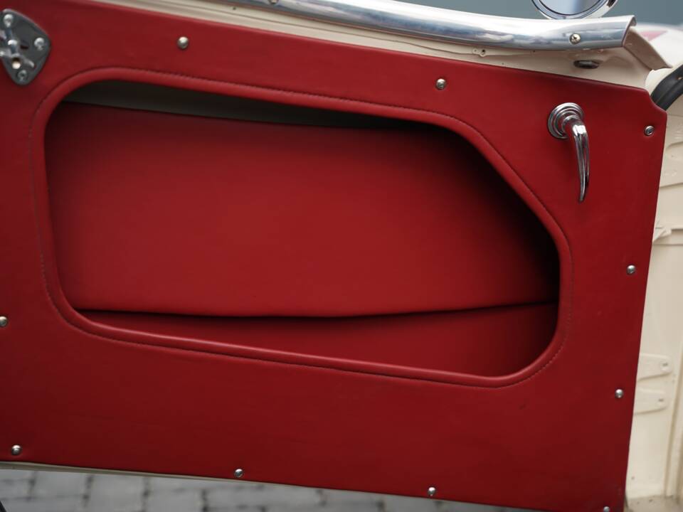 Image 15/50 of Austin-Healey 100&#x2F;6 (BN6) (1958)