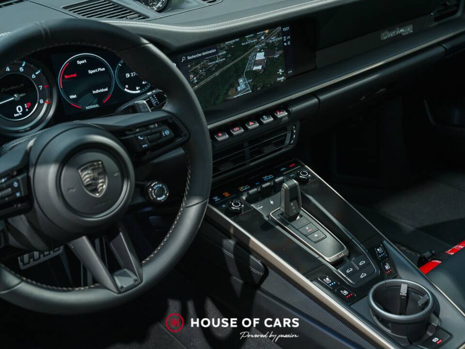 Imagen 20/25 de Porsche 911 Turbo "50 Years" (2024)