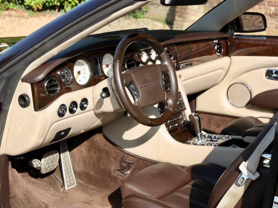 Image 3/50 de Bentley Azure (2008)