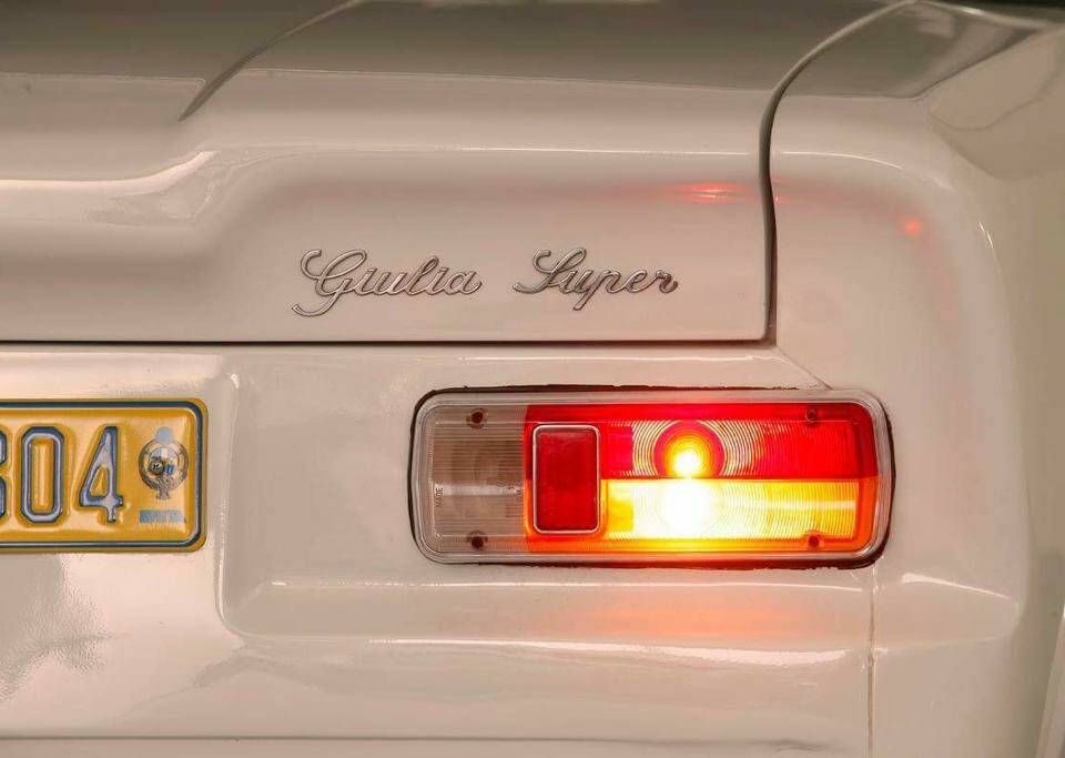 Bild 2/16 von Alfa Romeo Giulia 1600 Super Biscione (1971)
