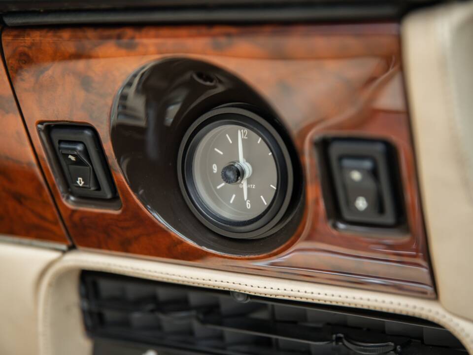 Bild 38/59 von Aston Martin V8 EFi Volante (1988)