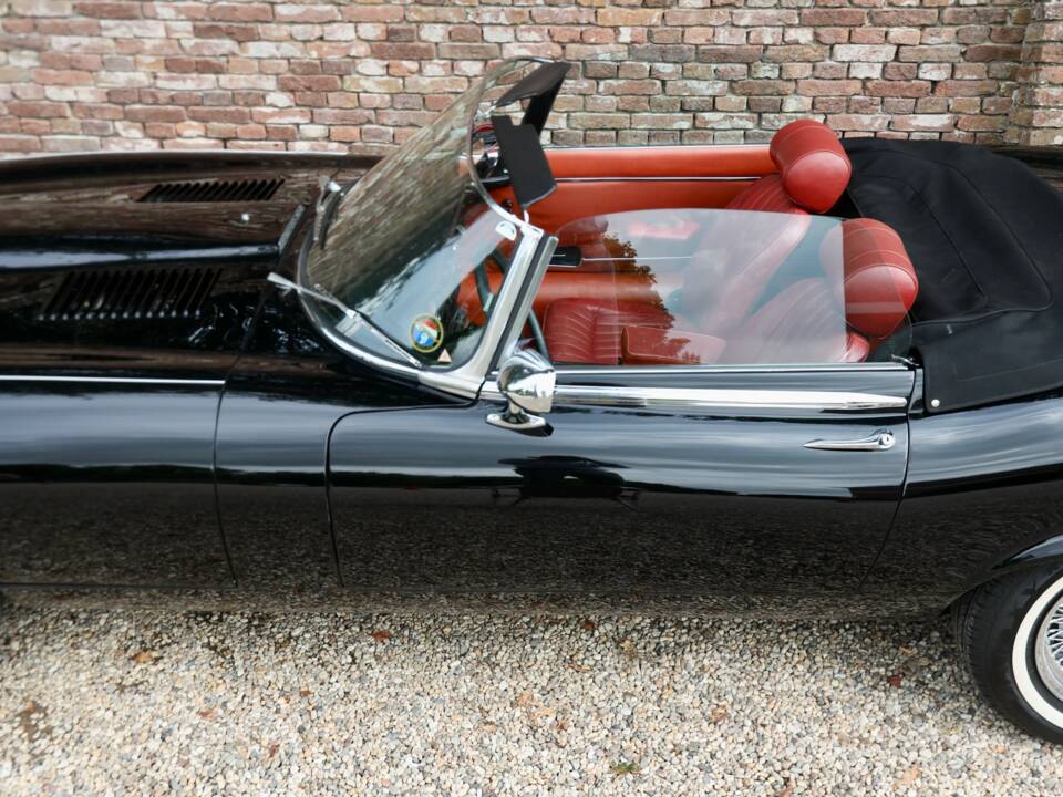 Afbeelding 39/50 van Jaguar E-Type V12 (1974)