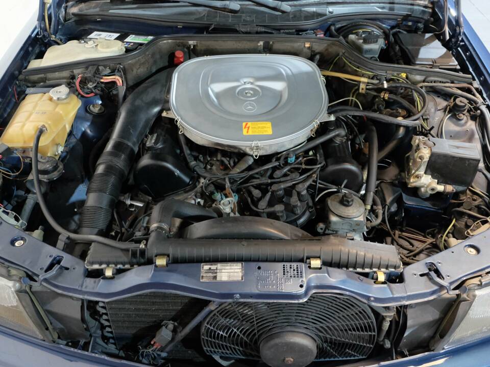 Image 28/29 of Mercedes-Benz 500 SEC (1985)