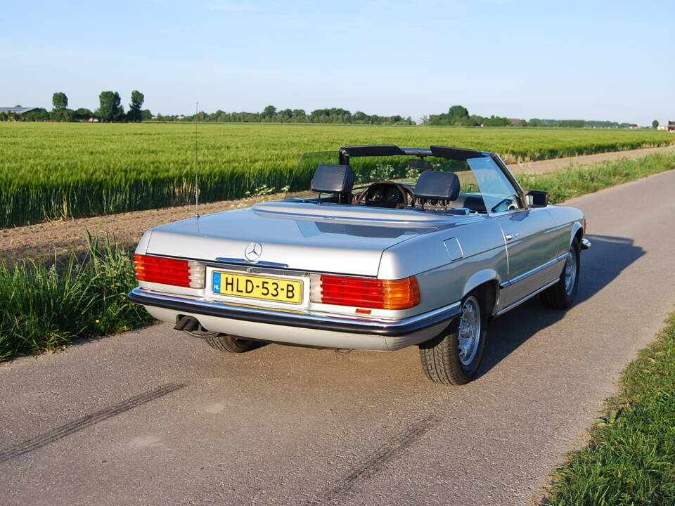 Image 66/87 of Mercedes-Benz 280 SL (1982)