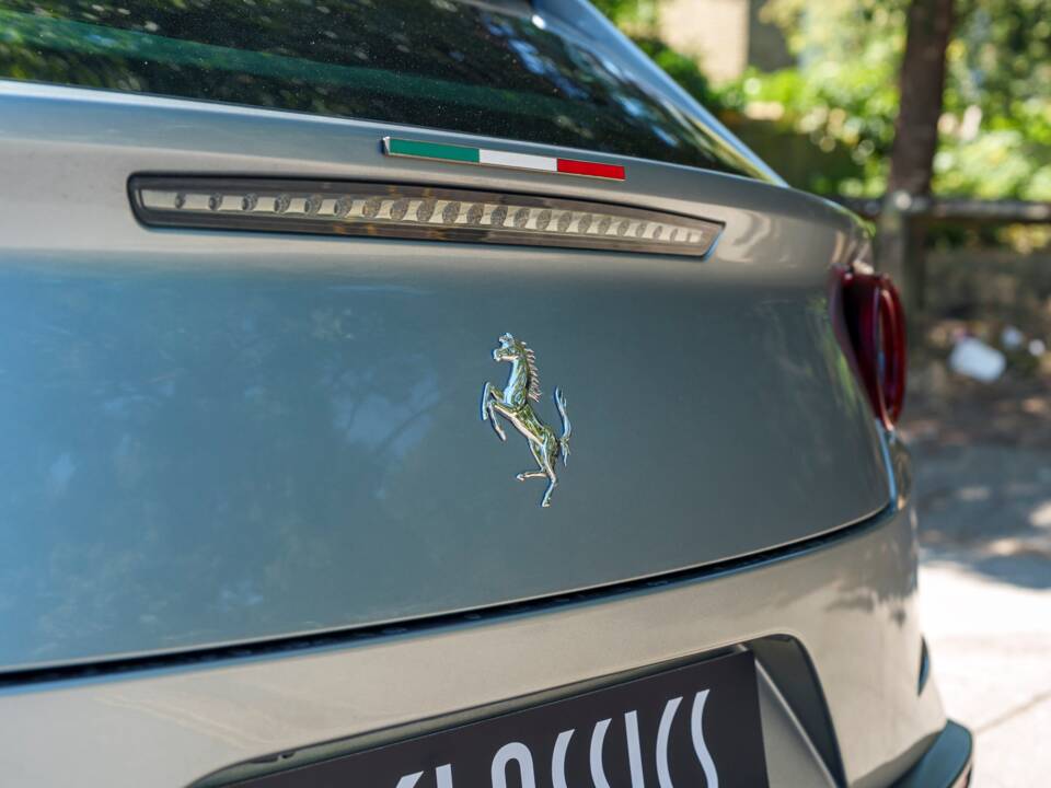 Bild 13/36 von Ferrari GTC4Lusso T (2020)