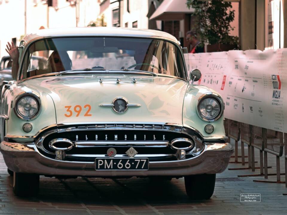 Image 1/15 of Oldsmobile Super 88 (1955)