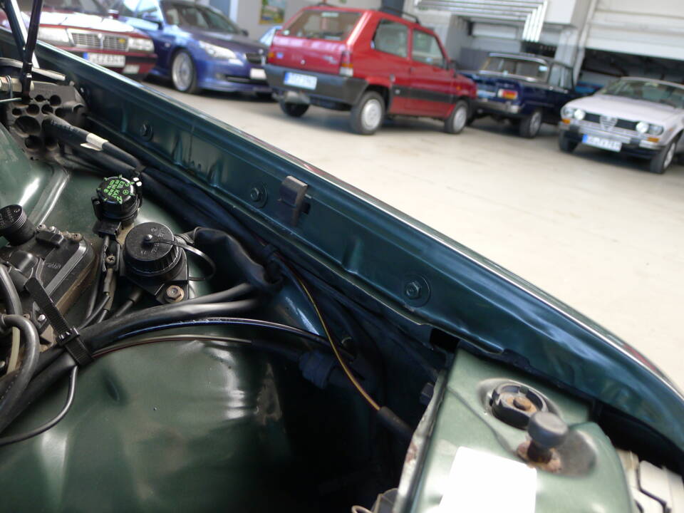 Bild 12/37 von Mercedes-Benz 190 E (1989)