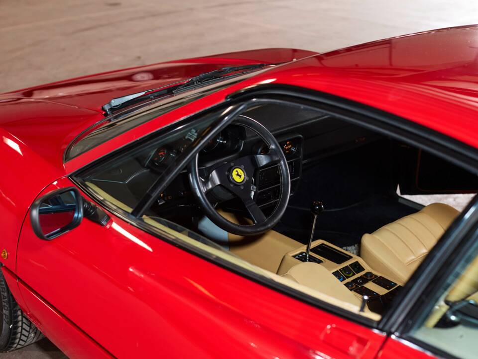 Image 58/79 of Ferrari 328 GTB (1985)