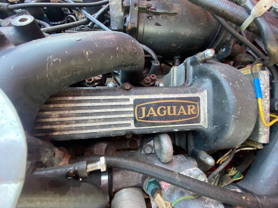 Image 36/54 de Jaguar Type E V12 (2+2) (1973)