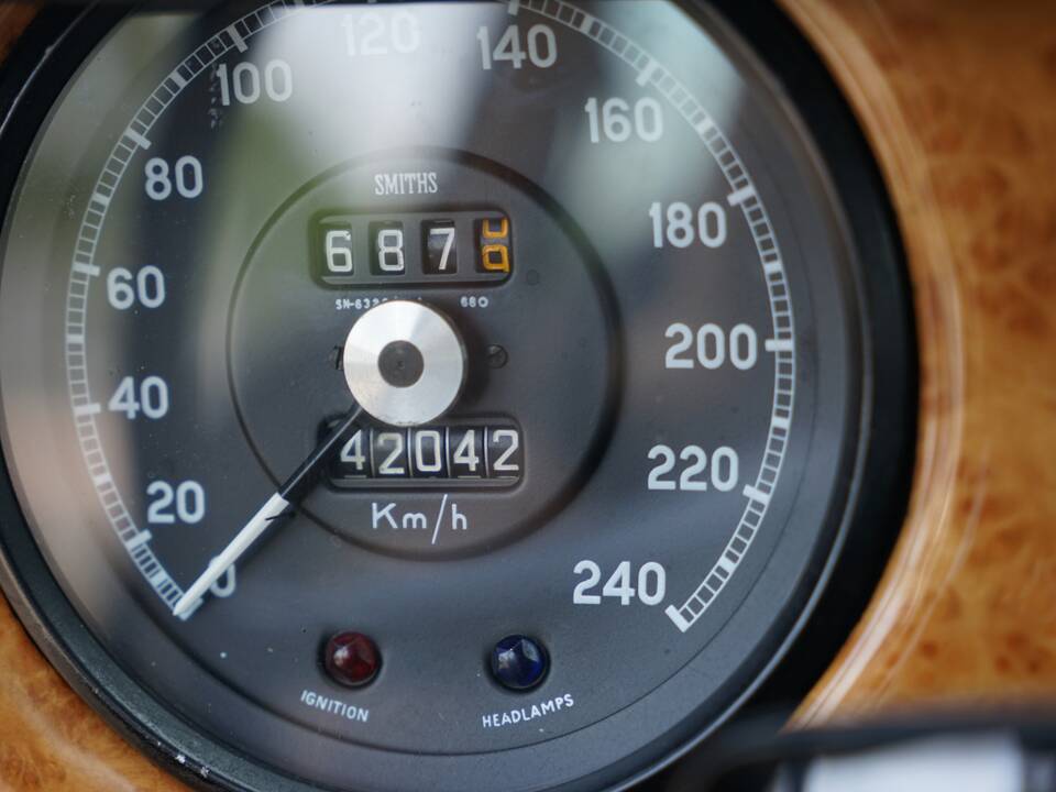 Bild 19/33 von Jaguar 420 G (1970)