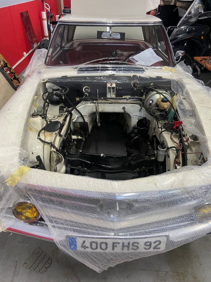 Afbeelding 17/56 van Mercedes-Benz 250 SL (1967)