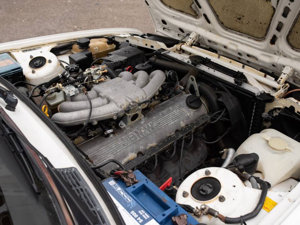 Image 44/50 of BMW 320i (1987)