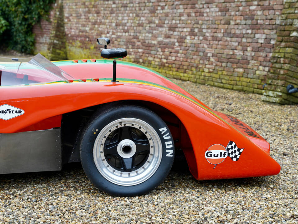 Image 35/50 of McLaren M8C (1970)