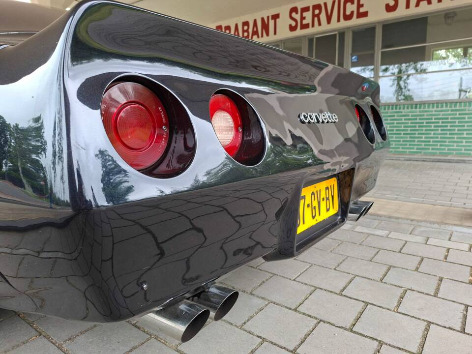 Imagen 6/8 de Chevrolet Corvette Sting Ray (1982)