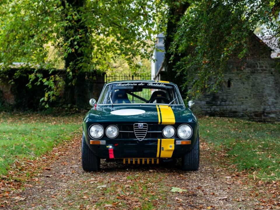 Image 3/20 of Alfa Romeo 1750 Berlina (1969)