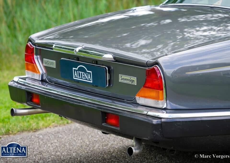 Image 44/57 de Jaguar XJ 12 (1986)