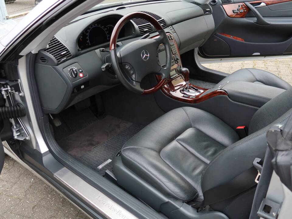 Image 9/14 of Mercedes-Benz CL 500 (2003)