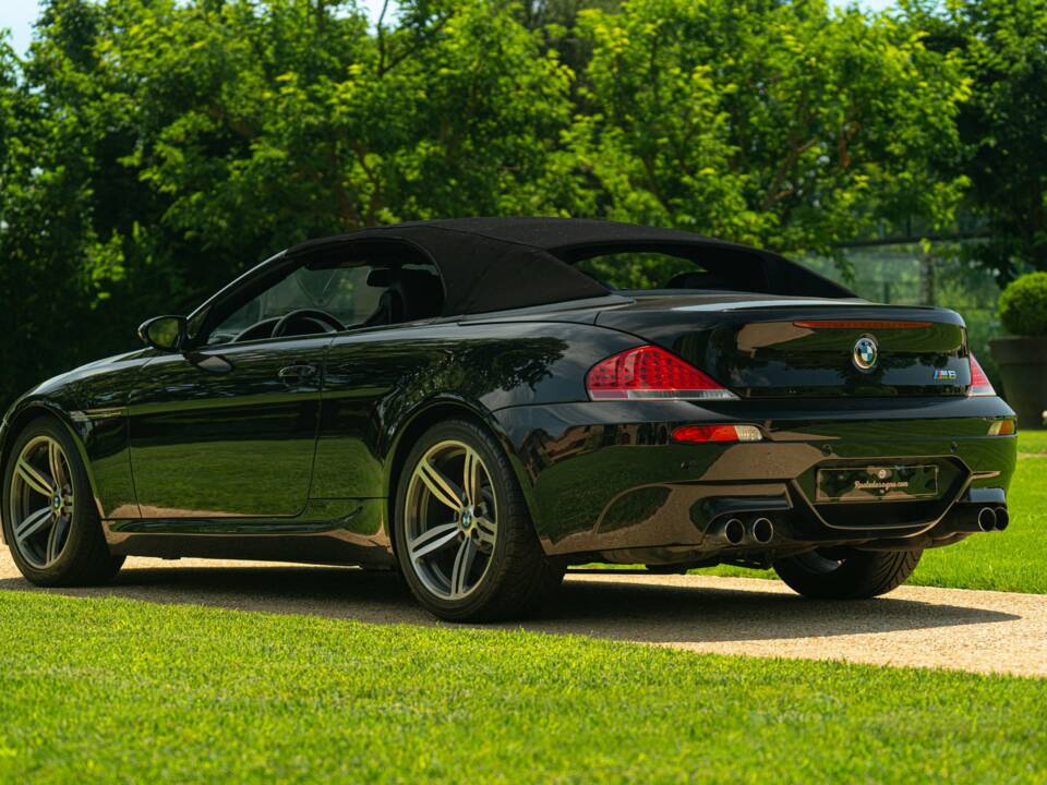Image 9/50 of BMW M6 (2007)
