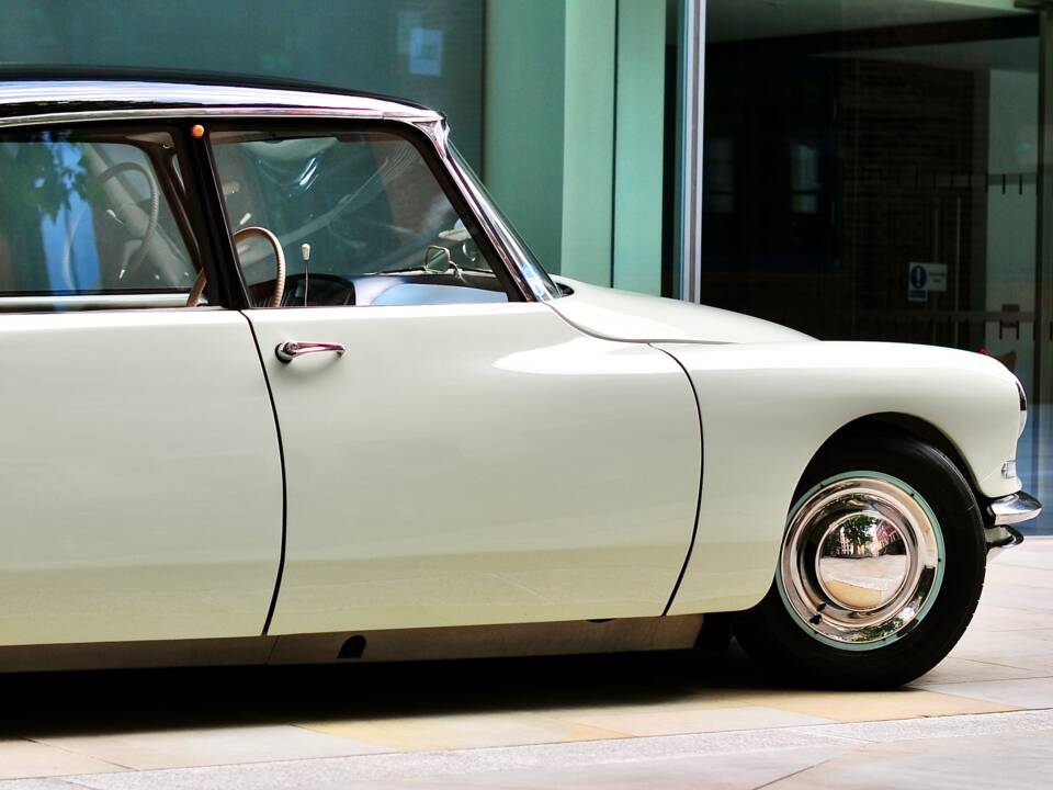 Afbeelding 16/77 van Citroën DS 19 (1958)