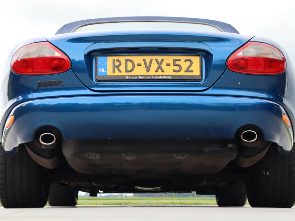 Image 6/50 de Jaguar XK8 4.0 (1997)