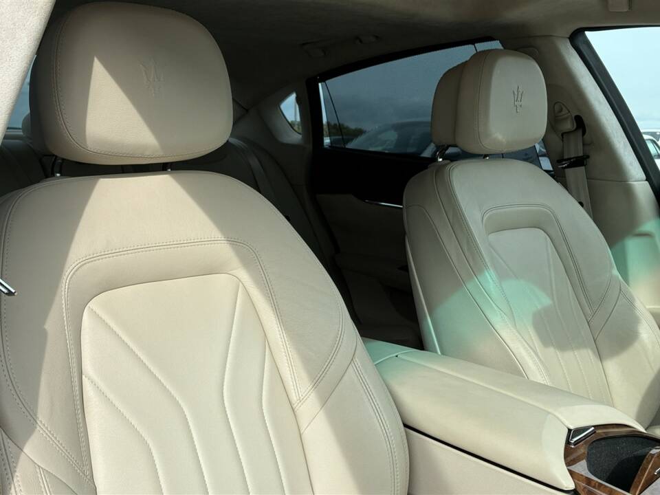 Image 28/53 of Maserati Quattroporte GTS (2013)