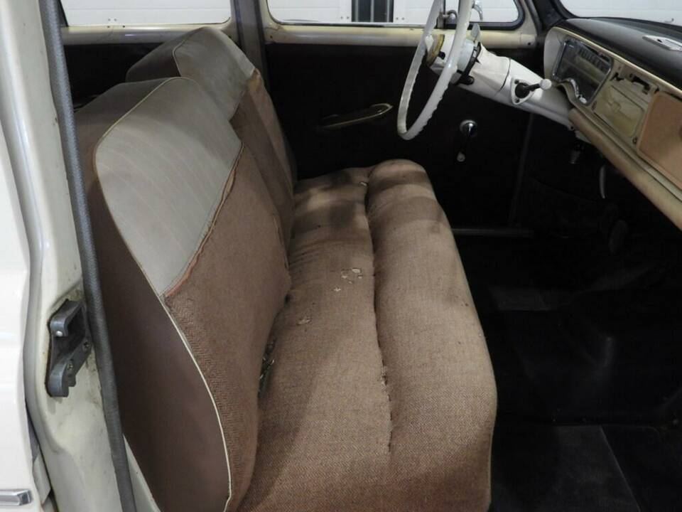 Image 9/15 of SIMCA Aronde P 60 Monthléry Spéciale (1961)