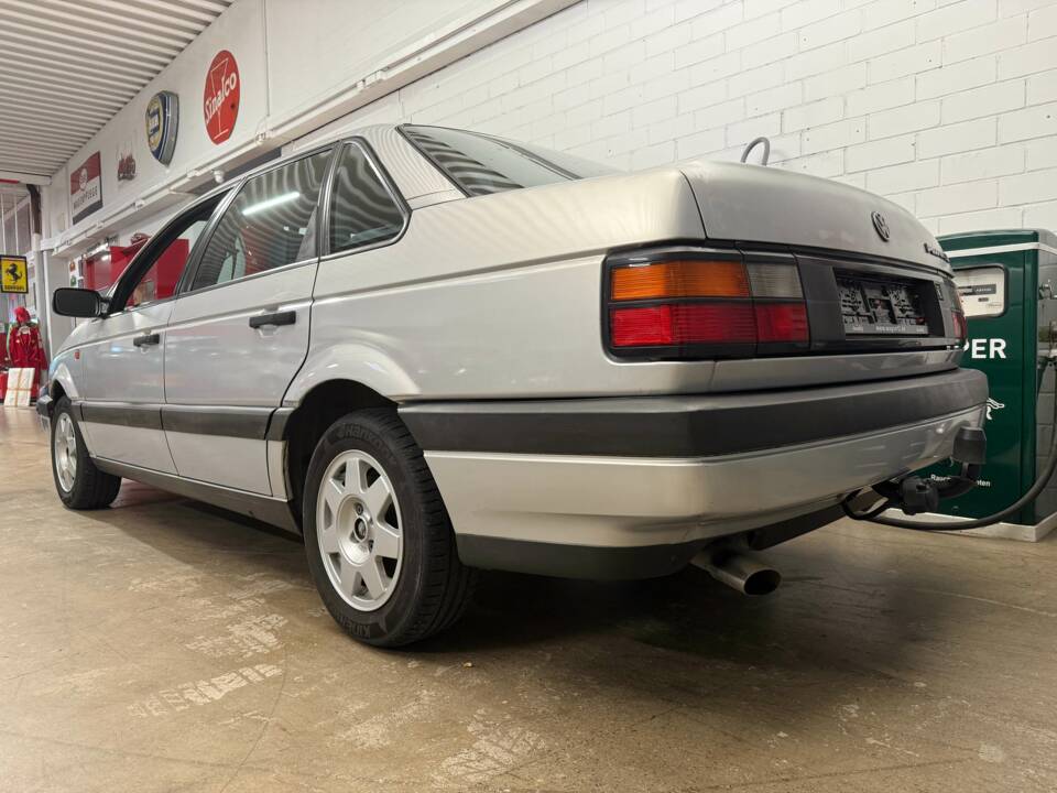 Bild 12/18 von Volkswagen Passat 1.8 (1993)