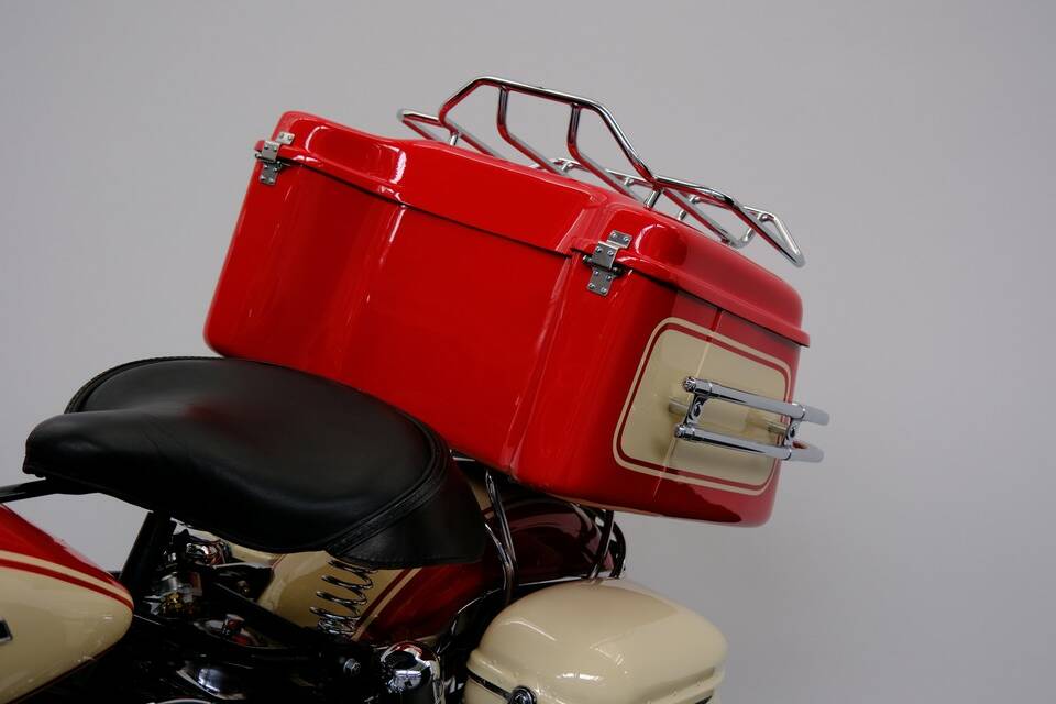 Image 41/75 of Harley-Davidson FL Panhead (1965)