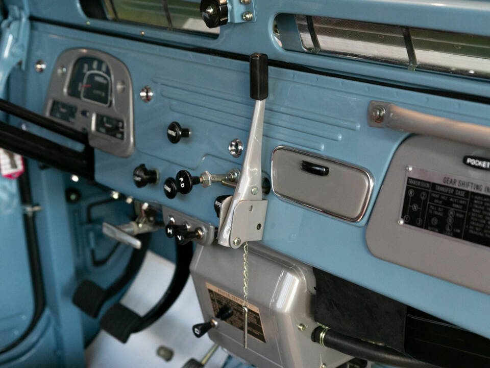 Image 10/12 of Toyota Land Cruiser FJ 45 (1967)