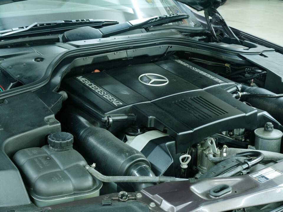 Bild 24/50 von Mercedes-Benz 400 SE (1991)