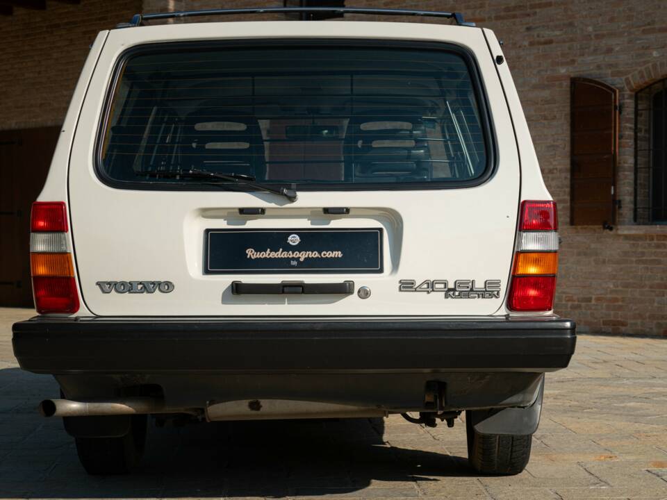 Immagine 7/43 di Volvo 240 GLE Injection (1989)