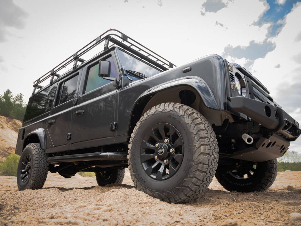 Image 16/41 of Land Rover Defender 110 (1992)