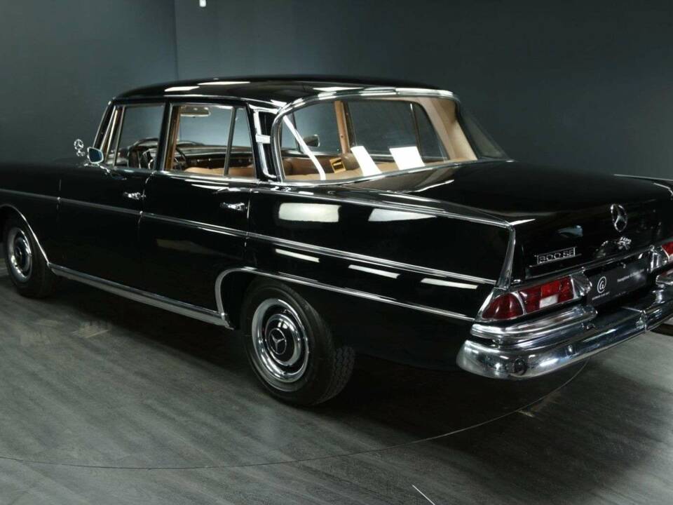 Imagen 4/30 de Mercedes-Benz 300 SE (1961)