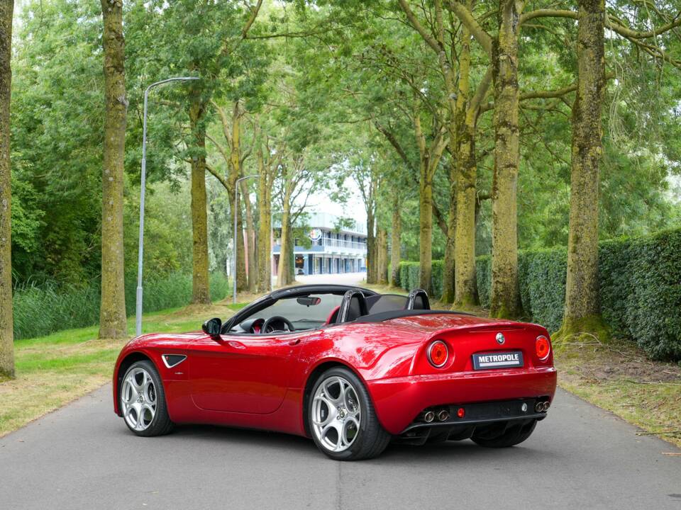 Image 6/50 of Alfa Romeo 8C Spider (2010)